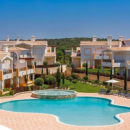 Sleeps 5 With Pool And Wifi * Salema